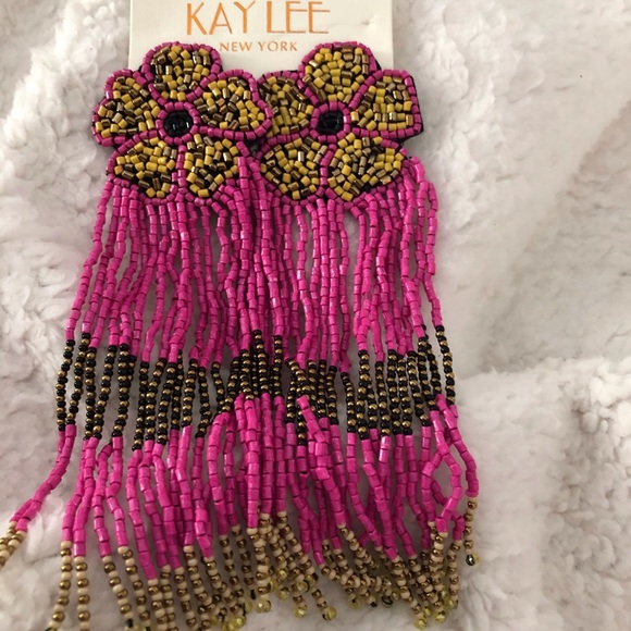 Jewelry - Flower 4 1/2” drop pierced earring